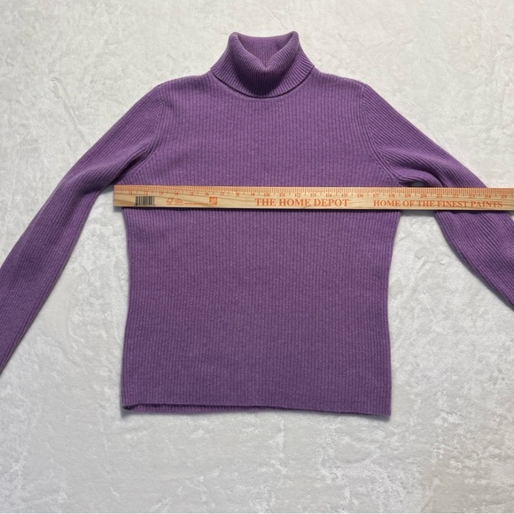 LORD & TAYLOR Womens Cashmere Turtleneck Sweater Lavender/Lilac Petite Med/Large - Picture 5 of 8